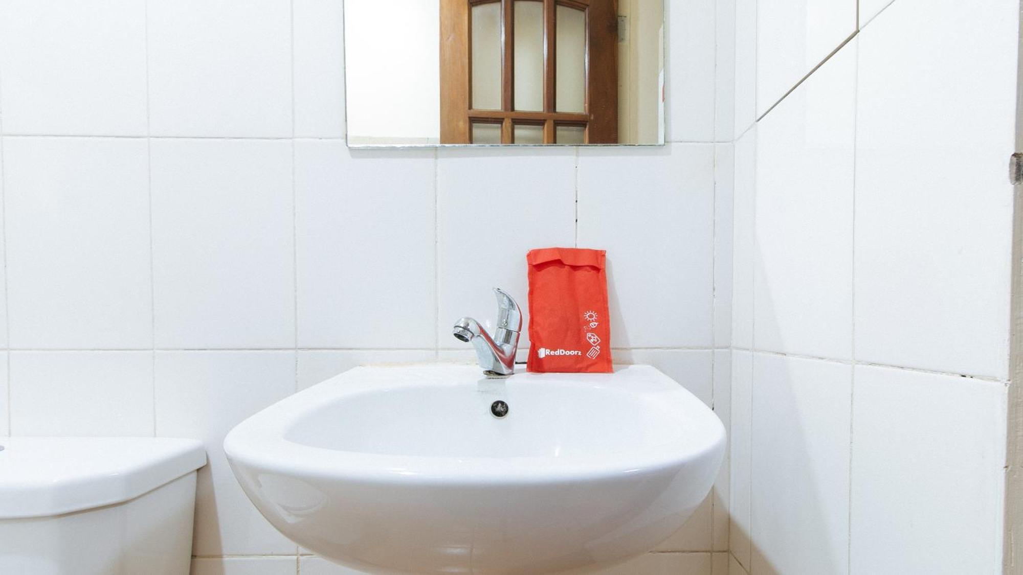 Reddoorz At Dbuilders Rooms Ph2 Taguig Exteriör bild