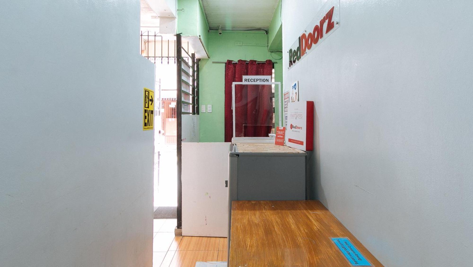 Reddoorz At Dbuilders Rooms Ph2 Taguig Exteriör bild