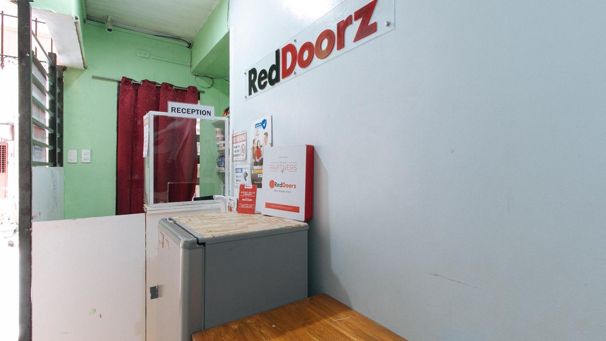 Reddoorz At Dbuilders Rooms Ph2 Taguig Exteriör bild